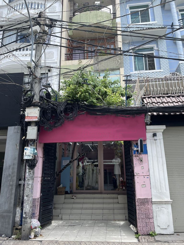 Cho thuê nhà NGUYÊN CĂN 2MT TRƯỚC SAU HOẶC MB LĐR MTĐ Trần Quang Diệu, Quận 3.